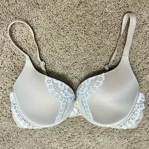 Victoria’s Secret Body By Victoria Bra, 34D